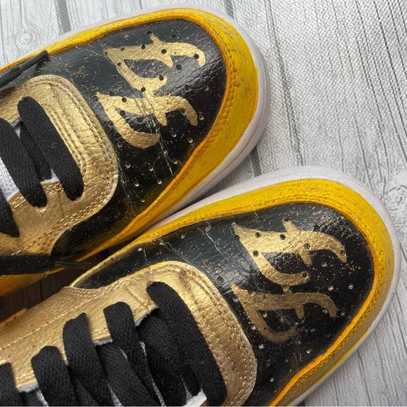 Foo Fighters (custom) Nikes - Picture 2 of 8